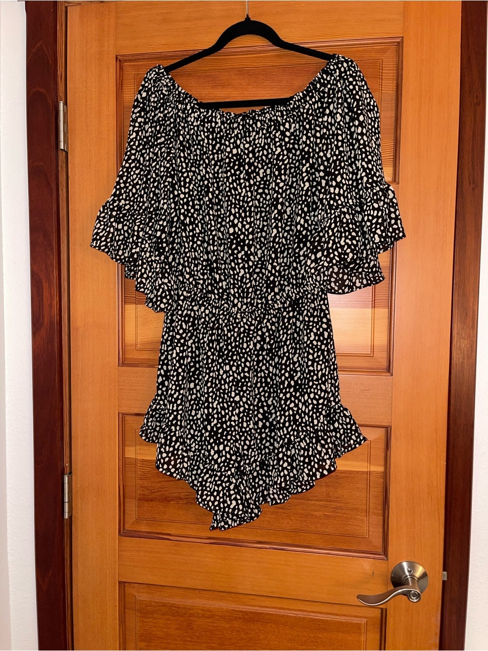 CLOSET CLOSEOUT SALE - Black & Ivory Off-Shoulder Romper